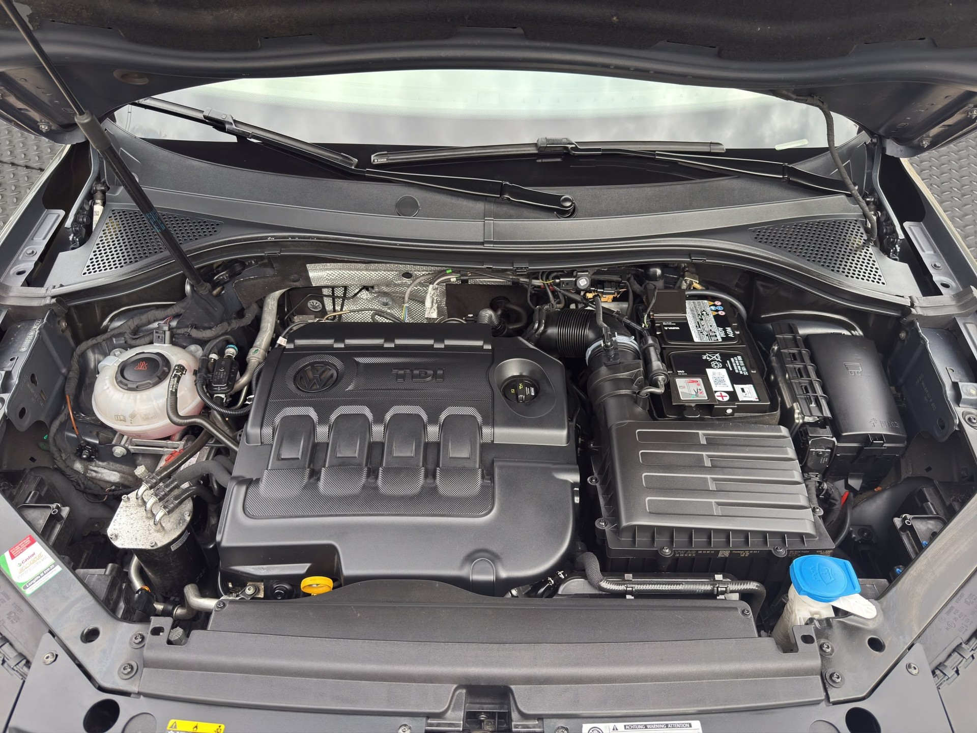 VW Tiguan 2.0 TDI SCR Highline 4Motion DSG-image-14
