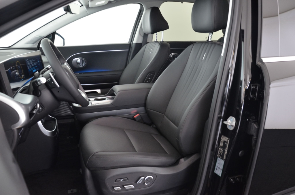 HYUNDAI Ioniq 9 110kWh Calligraphy 4WD-image-11