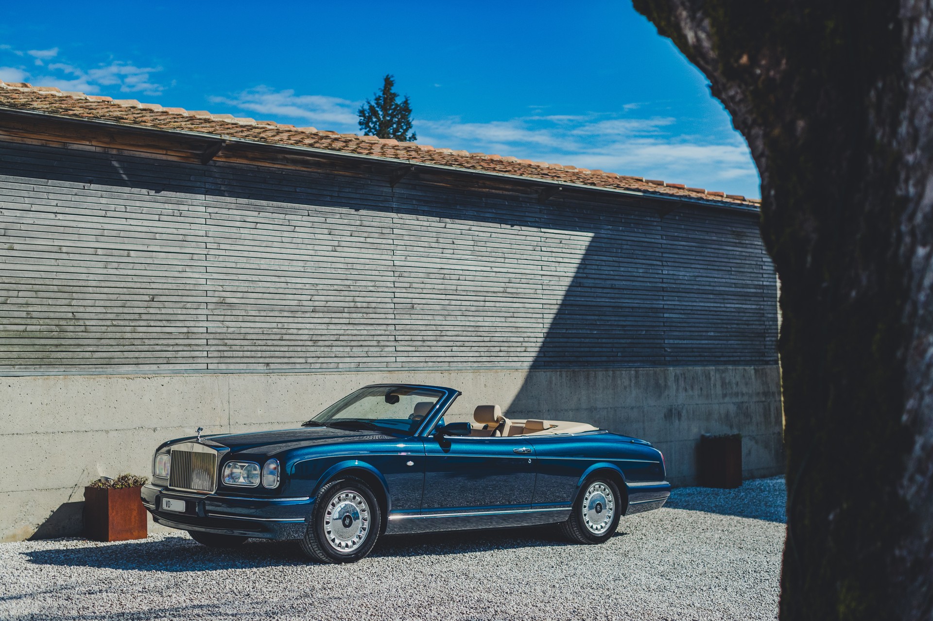 ROLLS-ROYCE 6.8 V8