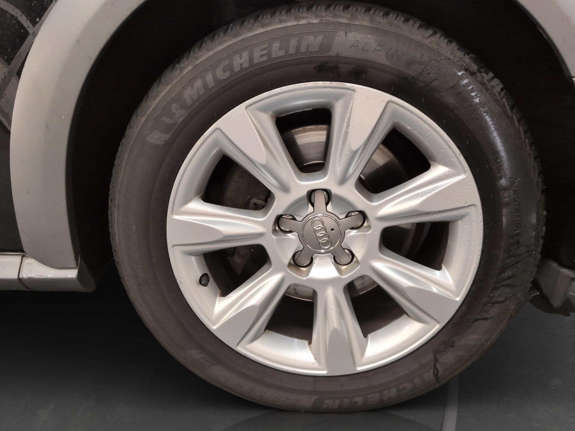 AUDI A4 allroad 2.0 TFSI quattro S-tronic-image-17