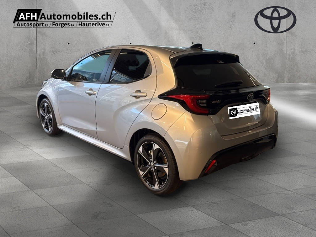 TOYOTA Yaris 1.5 VVT-i HSD Premium-showroom-element-2