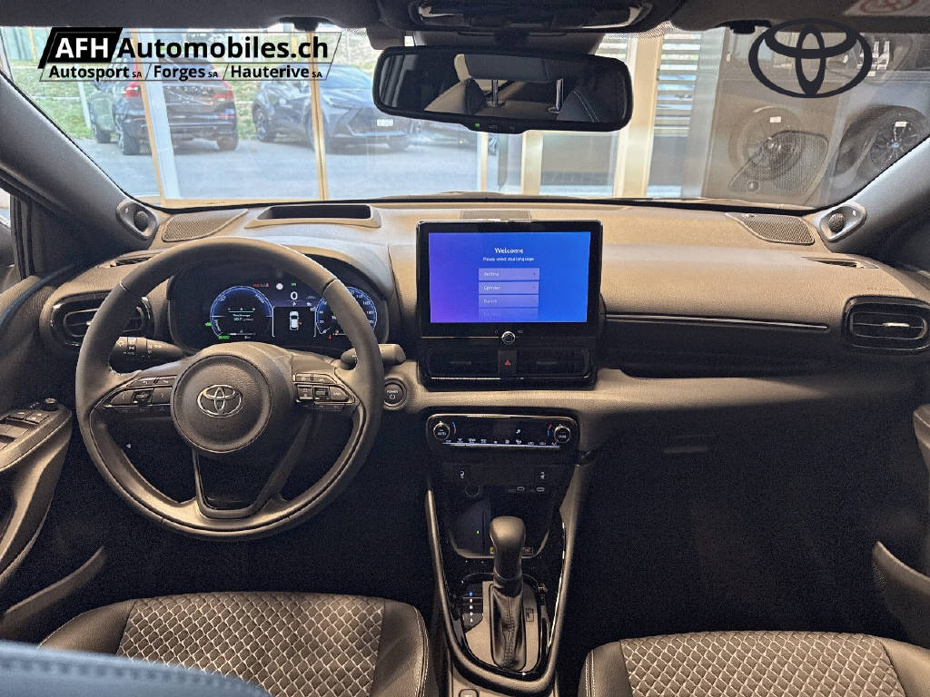 TOYOTA Yaris 1.5 VVT-i HSD Premium-image-17