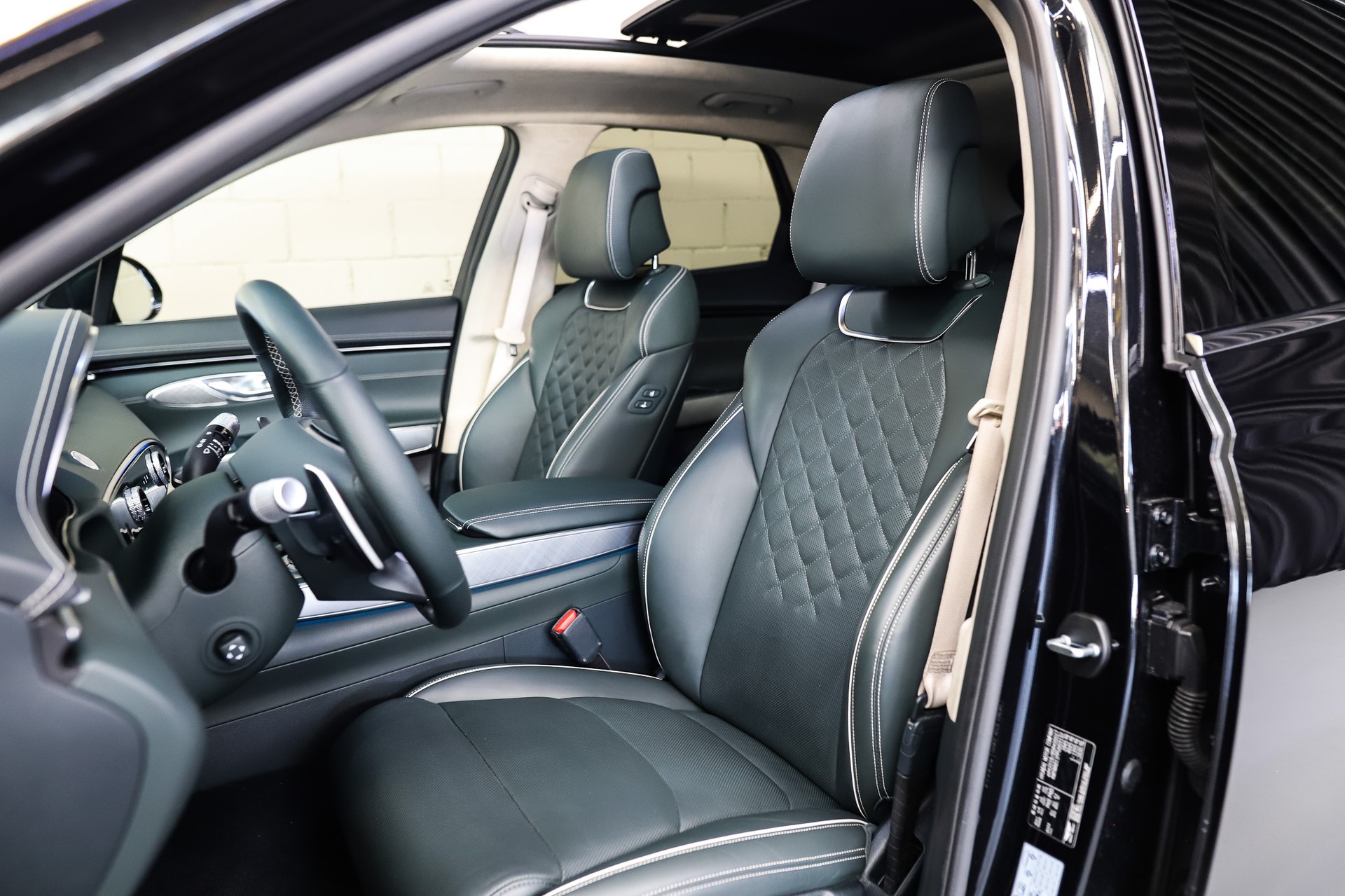 GENESIS GV70 Electrified Sport kWh 77,4 AWD * VIK Black *-image-11