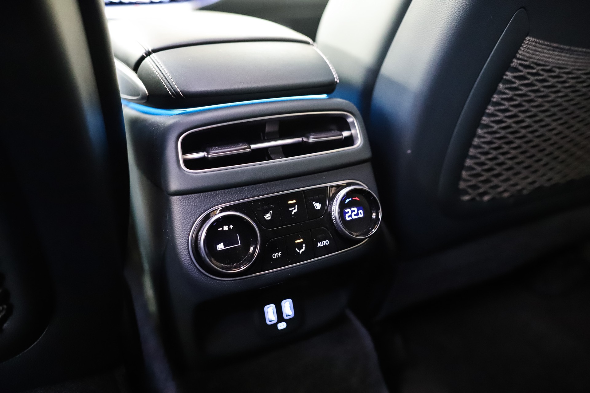 GENESIS GV70 Electrified Sport kWh 77,4 AWD * VIK Black *-image-19