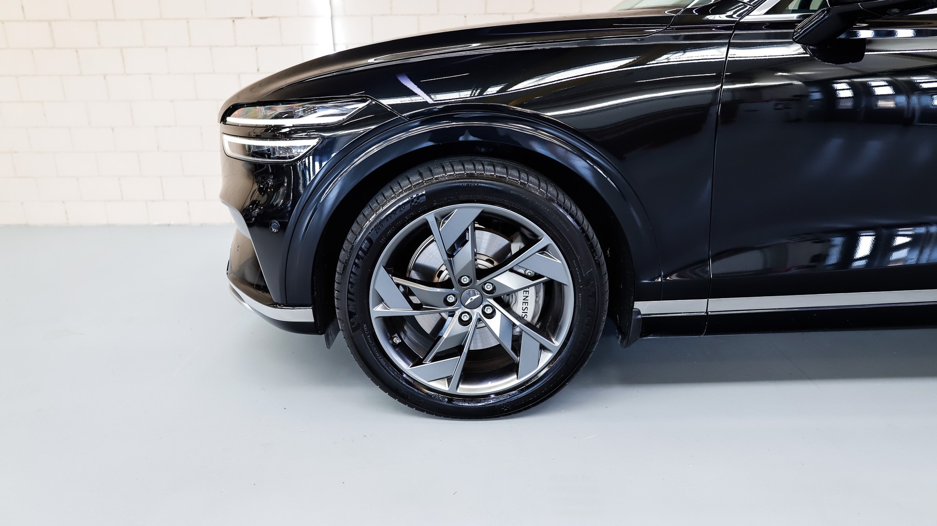 GENESIS GV70 Electrified Sport kWh 77,4 AWD * VIK Black *-image-6