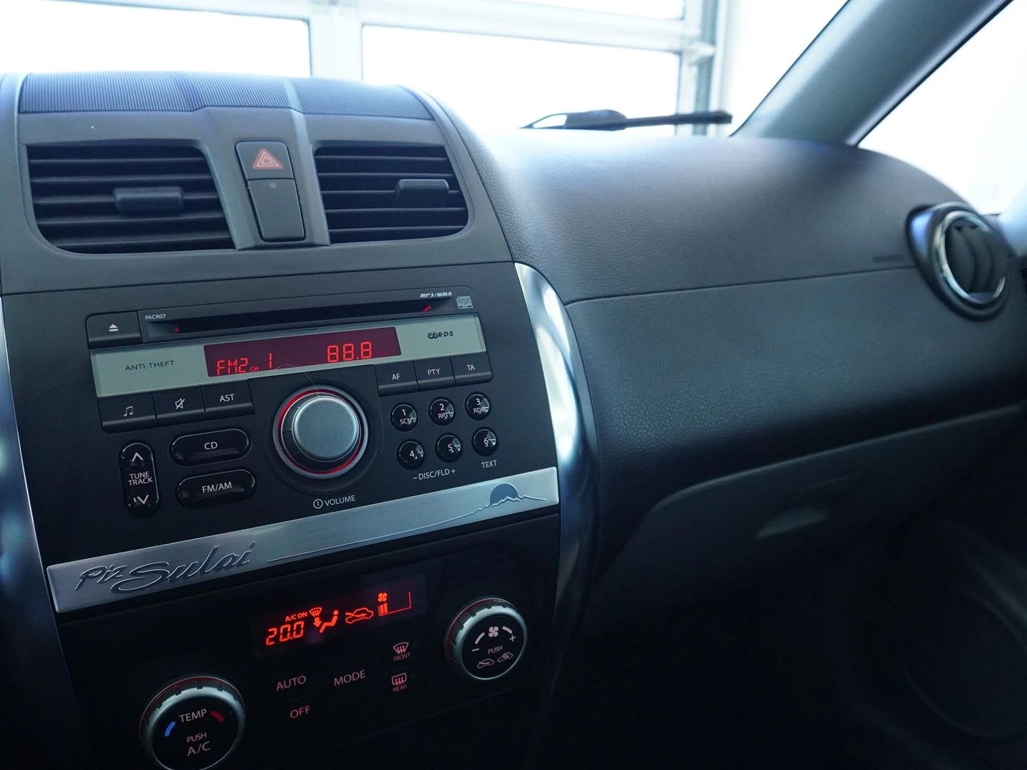 SUZUKI SX4 1.6 16V GL Top Piz Sulai 4WD-showroom-element-3