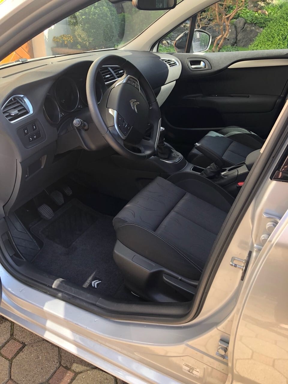 CITROEN C4 Berline 1.2 THP Black Top-image-10