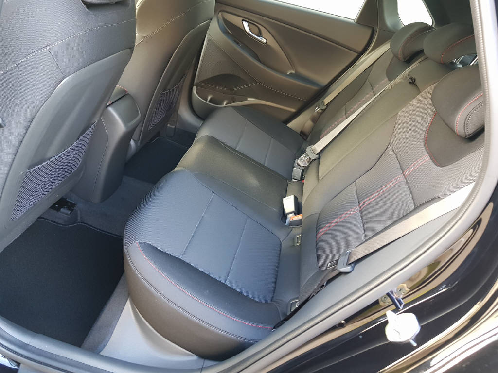 HYUNDAI i30 1.5 T-GDi N-Line-image-13