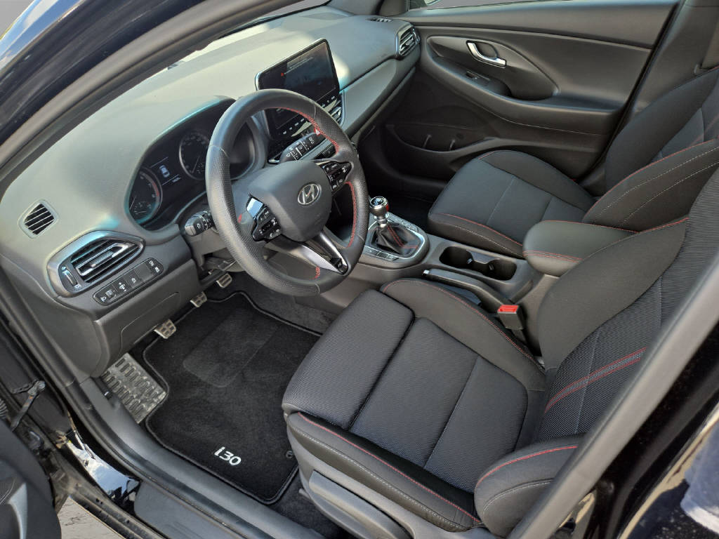 HYUNDAI i30 1.5 T-GDi N-Line-image-11