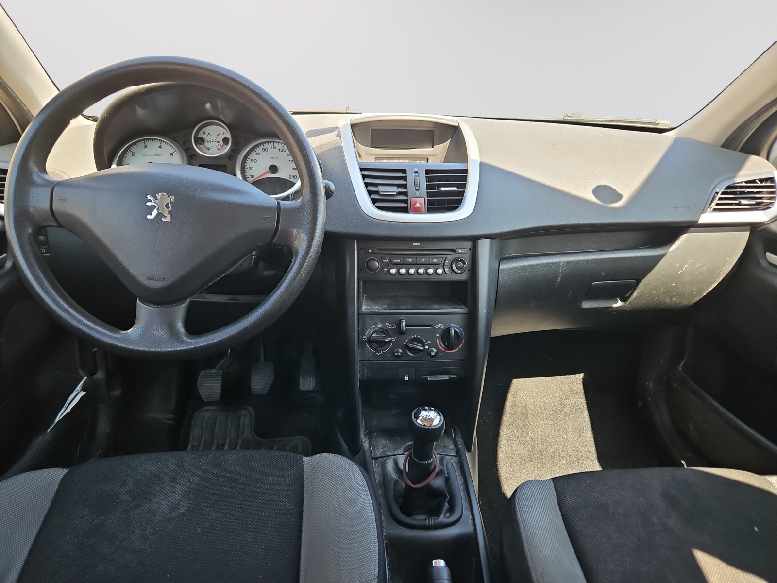 PEUGEOT 207 SW 1.6 16V Trendy-image-8