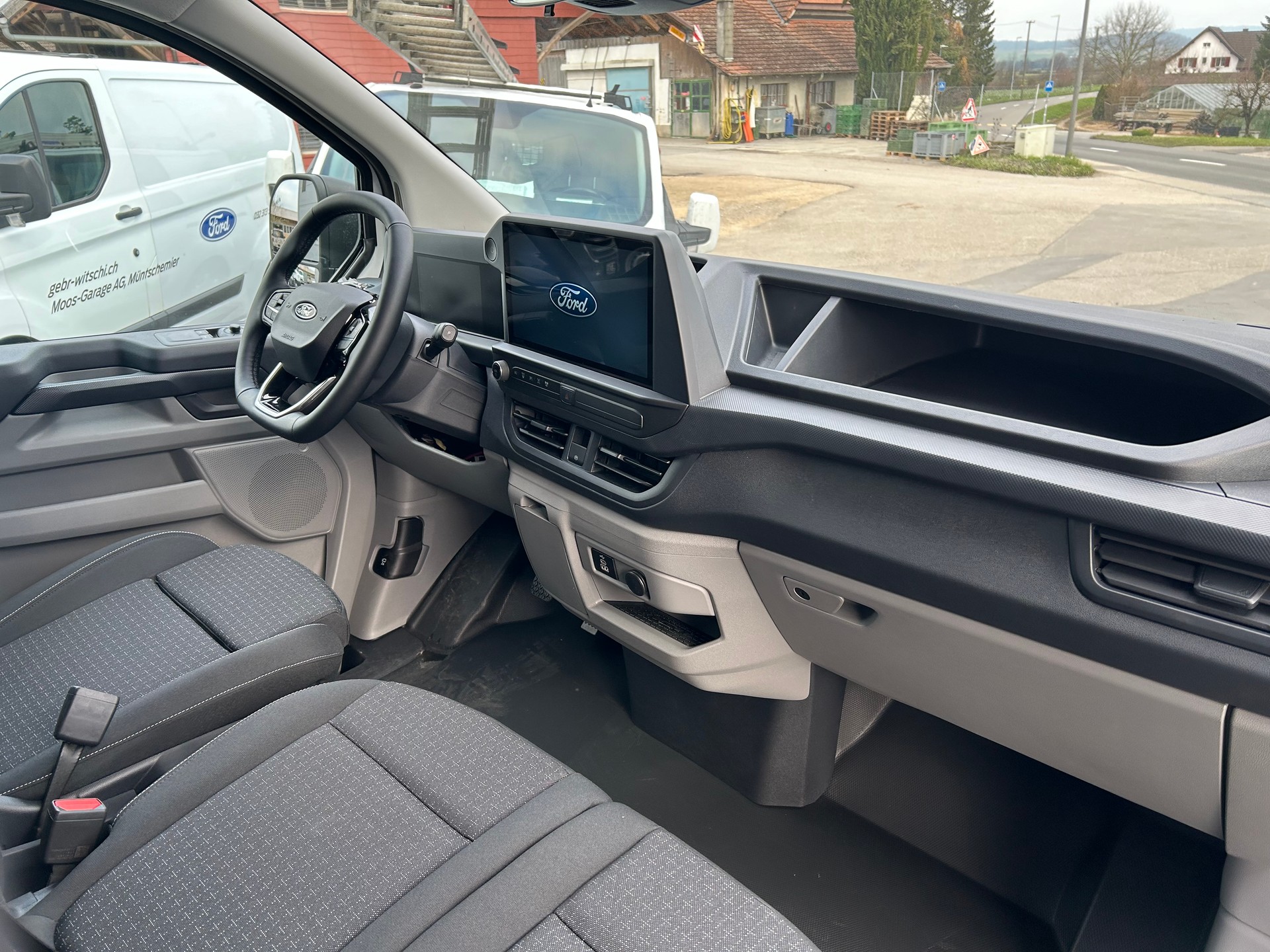 FORD Transit Custom Van 320 L1H1 82,5kWh Trend-image-4