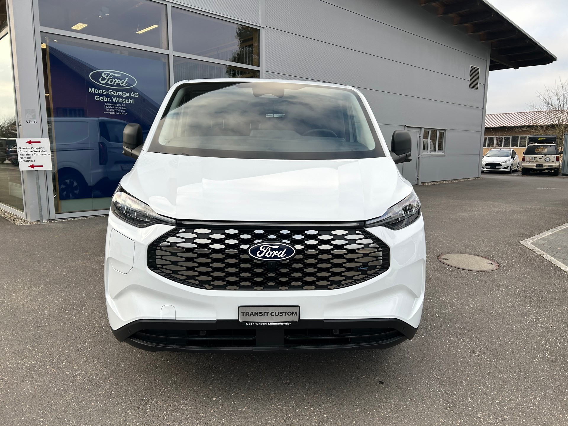 FORD Transit Custom Van 320 L1H1 82,5kWh Trend-showroom-element-1