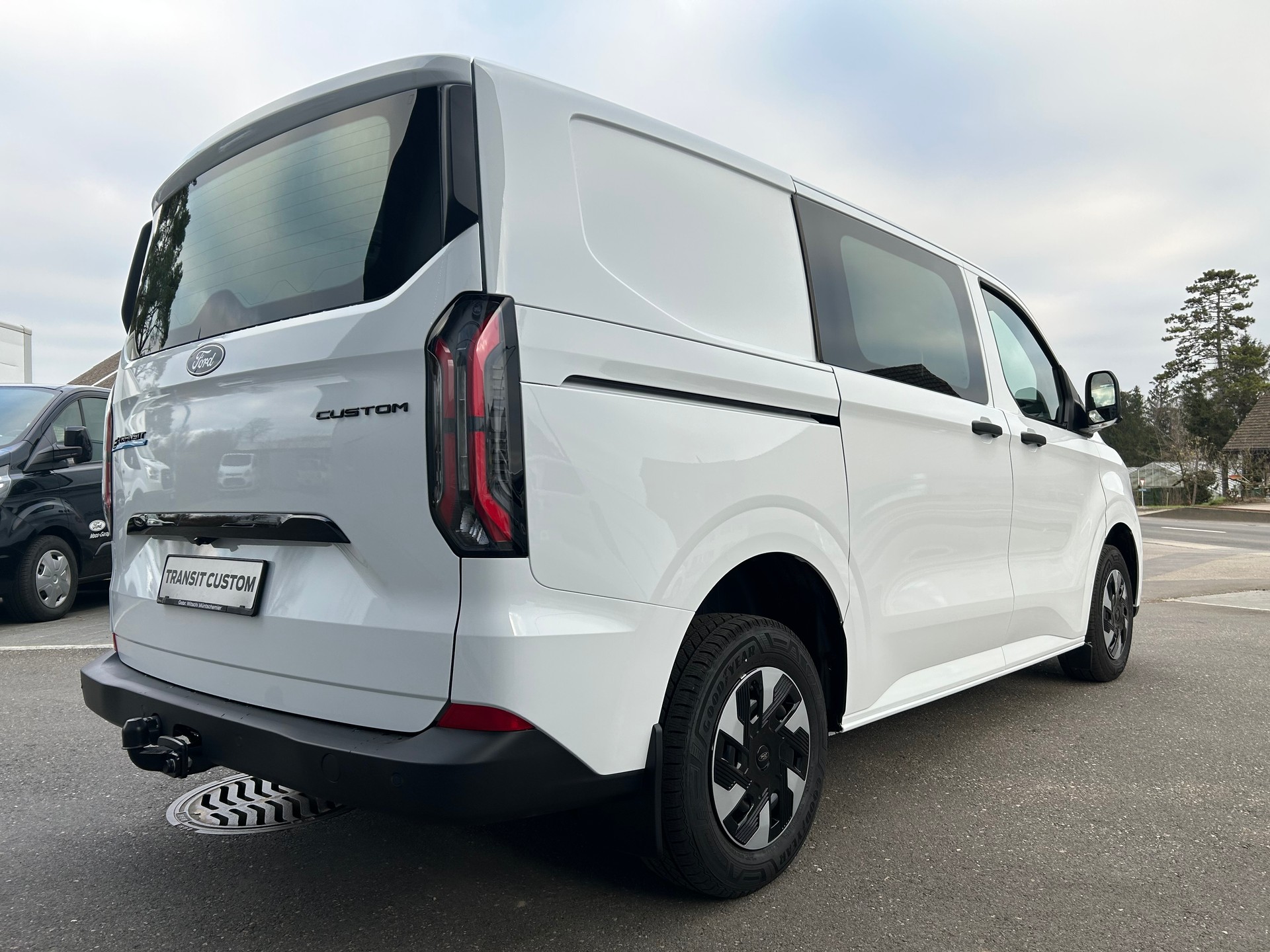 FORD Transit Custom Van 320 L1H1 82,5kWh Trend-showroom-element-3