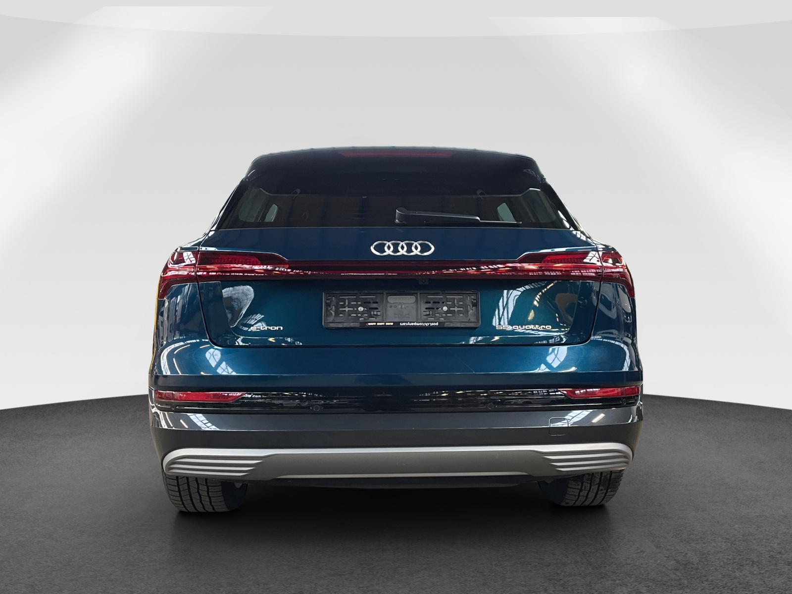 AUDI e-tron 55 Advanced quattro-image-4