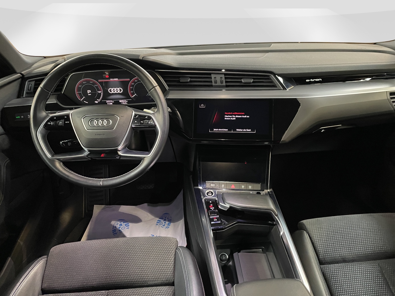 AUDI e-tron 55 Advanced quattro-image-7