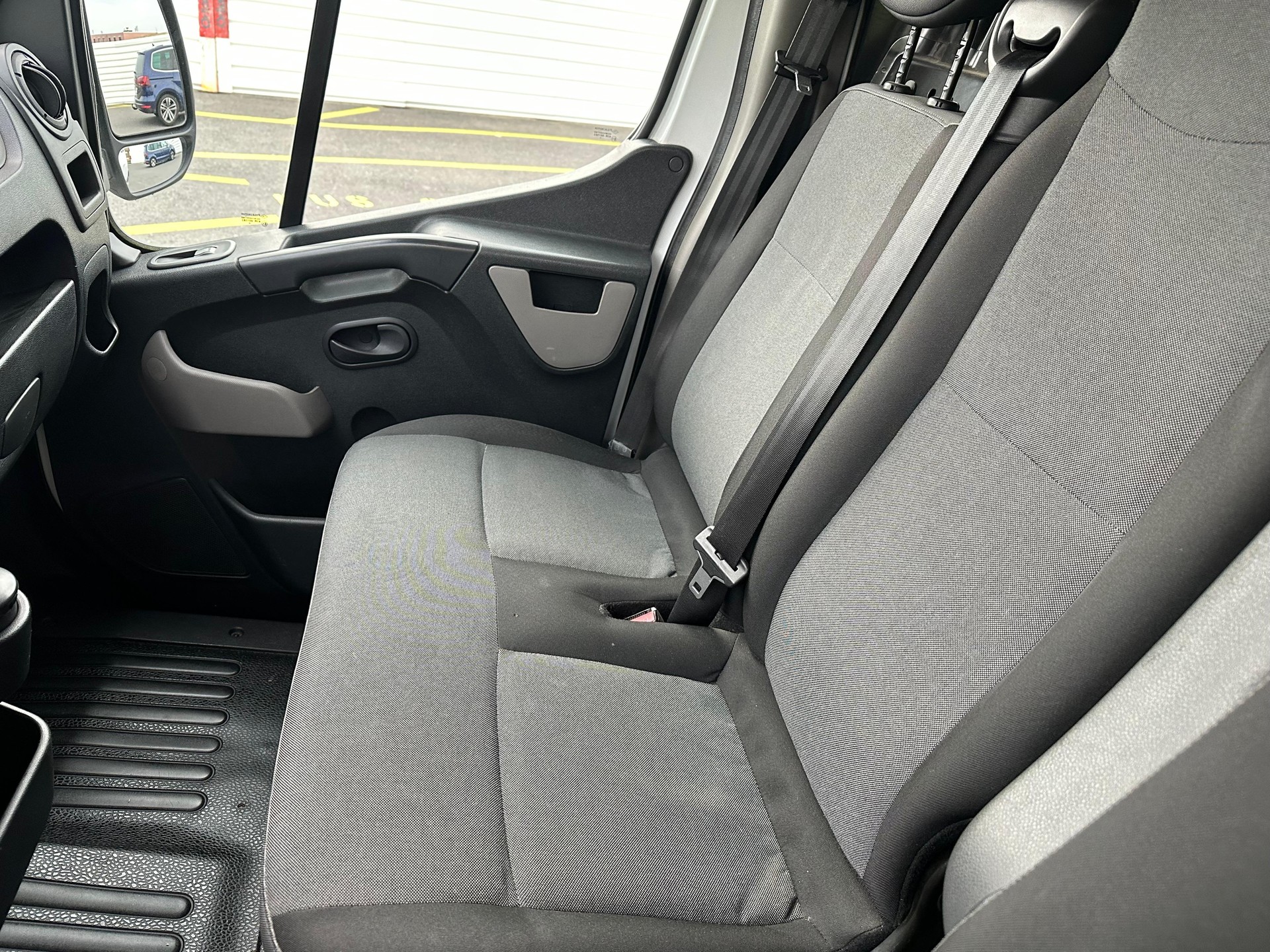 RENAULT Master T35 2.3dCi 125 L3H3-image-24