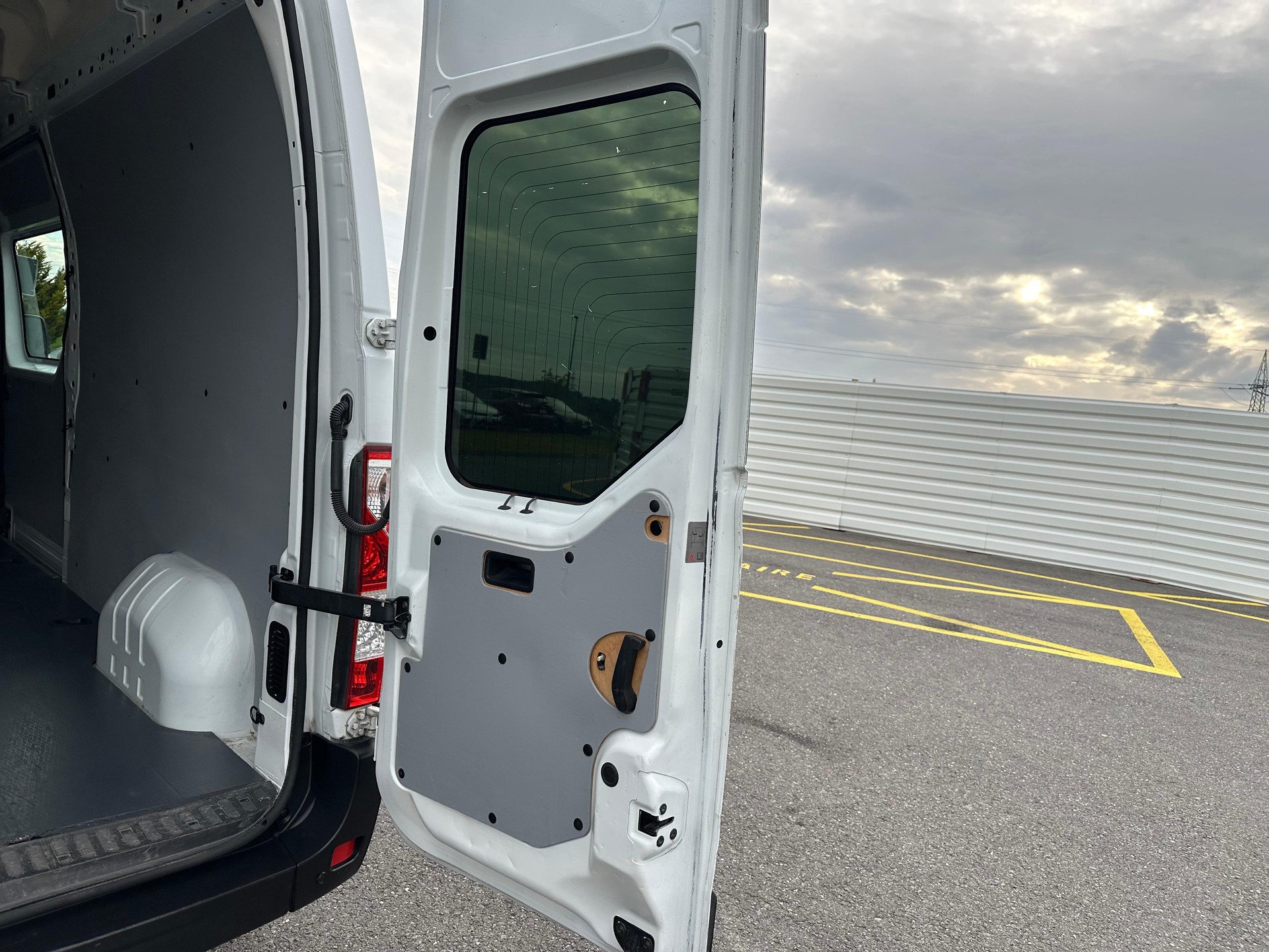 RENAULT Master T35 2.3dCi 125 L3H3-image-17