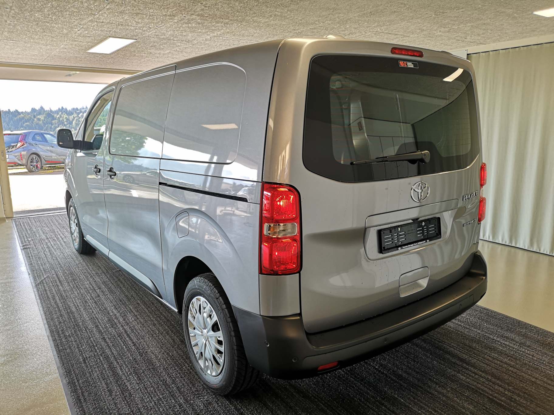 TOYOTA PROACE Van L1 50KWh Advanced-image-2