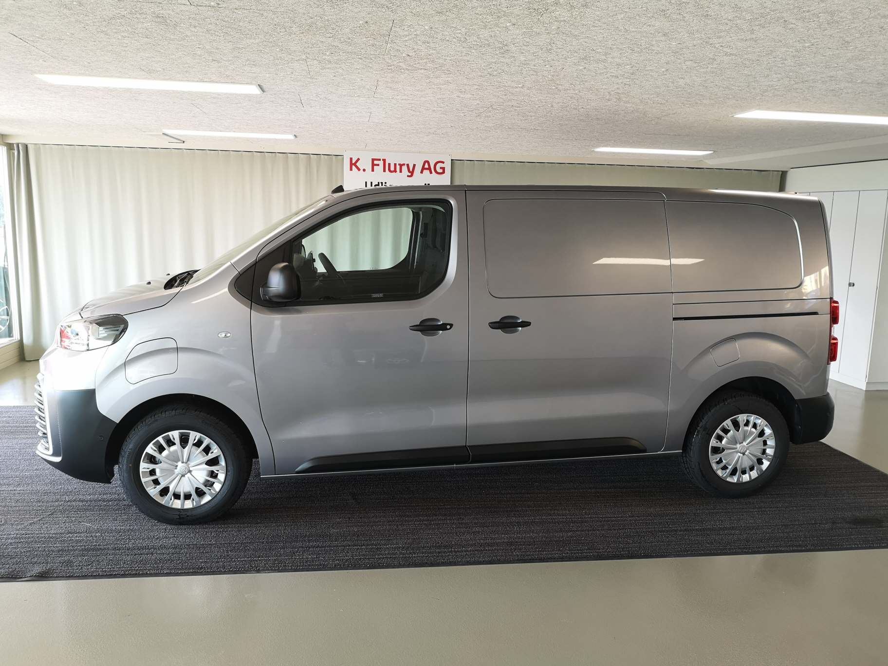 TOYOTA PROACE Van L1 50KWh Advanced-image-1