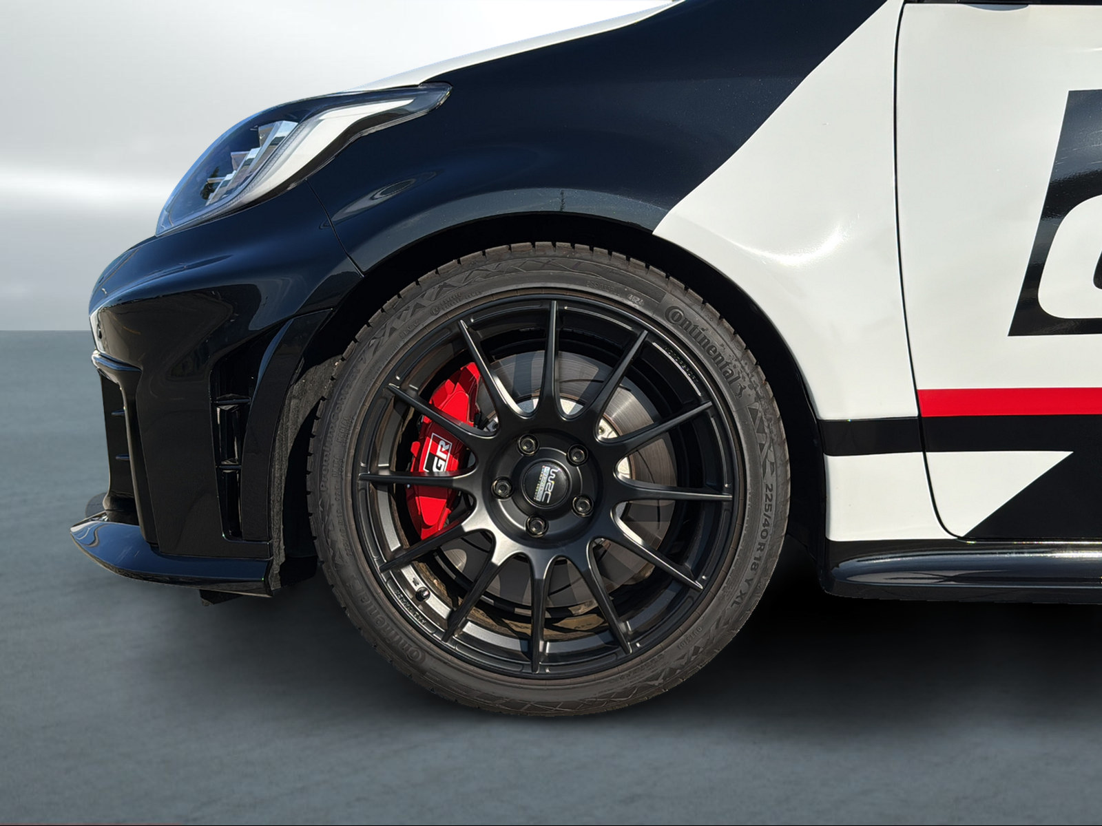 TOYOTA GR Yaris 1.6 Turbo Sport 4x4-showroom-element-2
