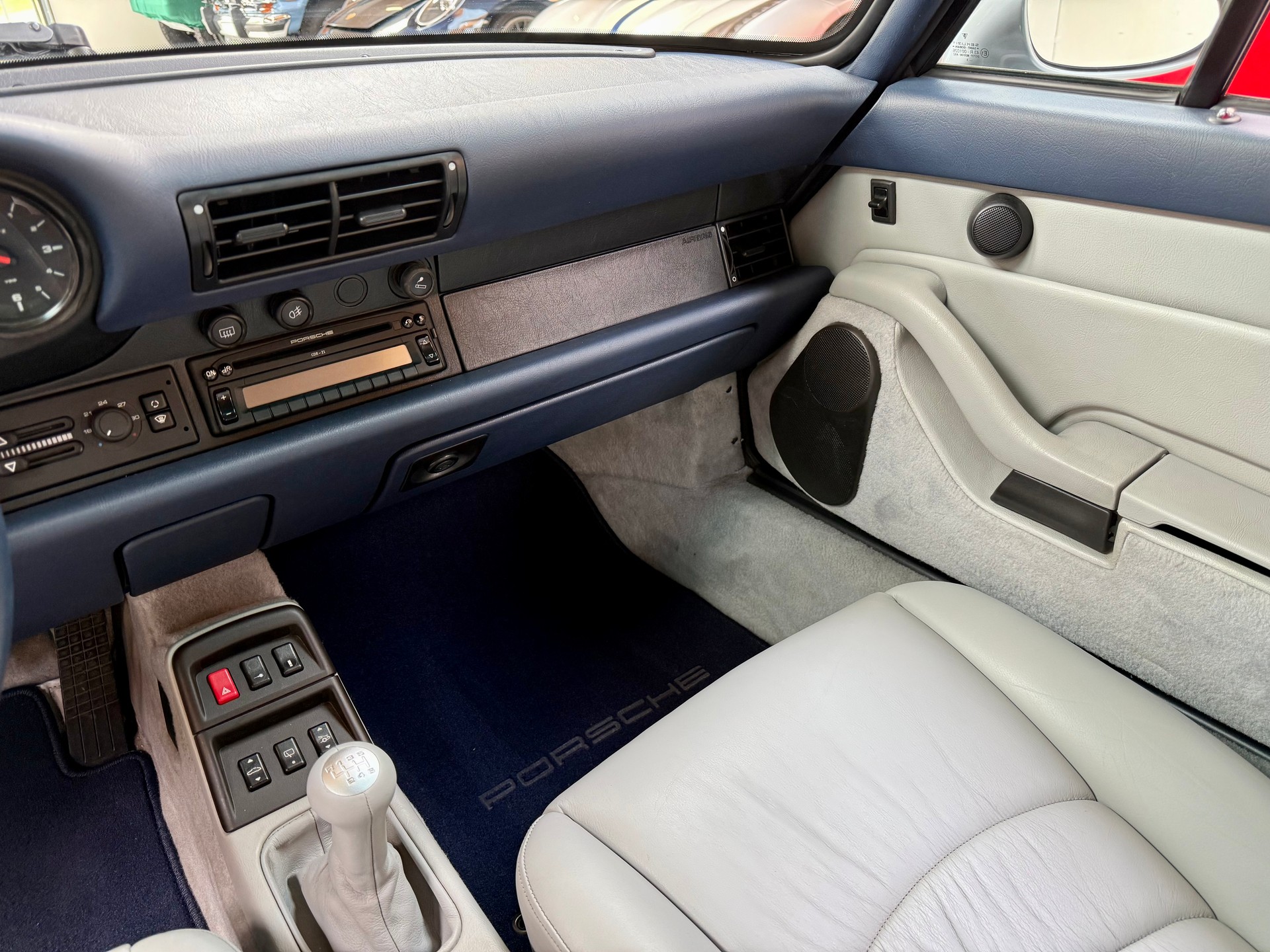 PORSCHE Carrera 4S-image-13