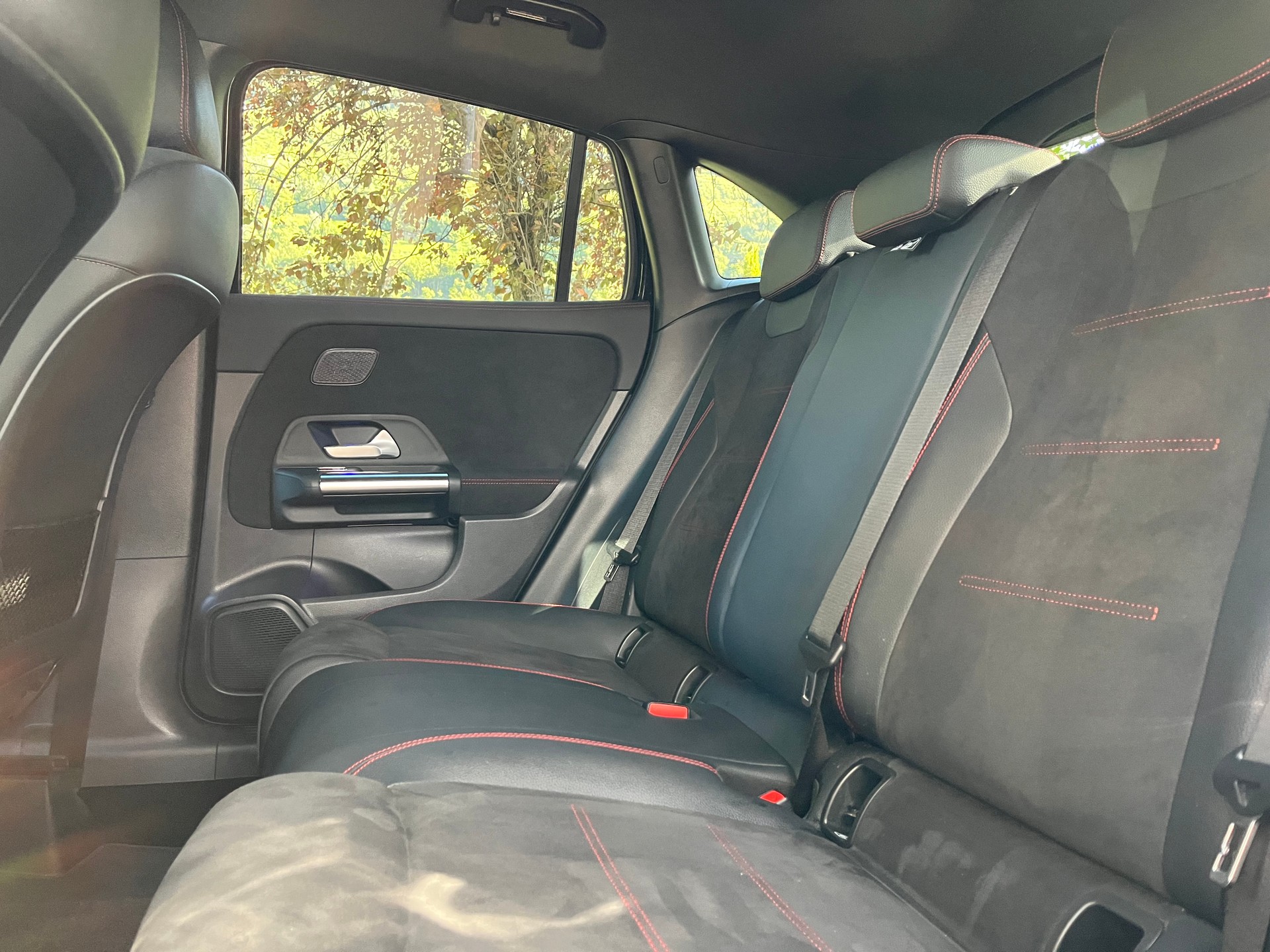 MERCEDES-BENZ GLA 200 4Matic AMG Line 8G-DCT-image-18