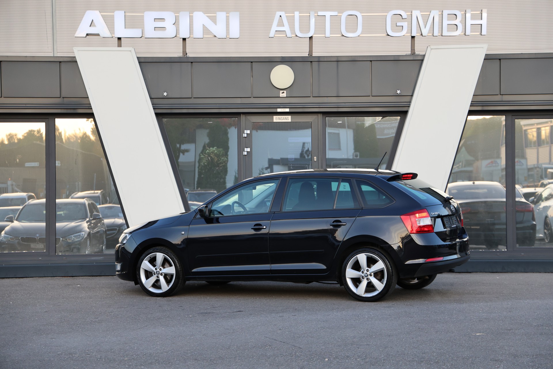 SKODA Rapid Spaceback 1.2 TSI Ambition-showroom-element-2