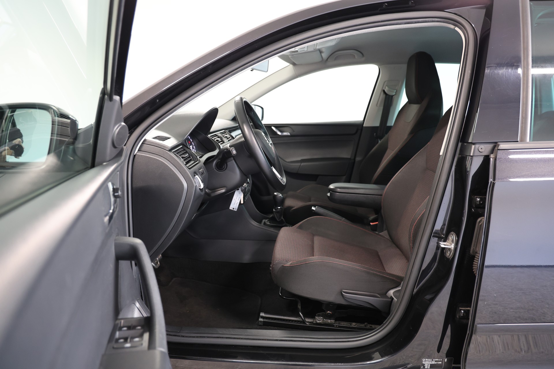 SKODA Rapid Spaceback 1.2 TSI Ambition-image-6