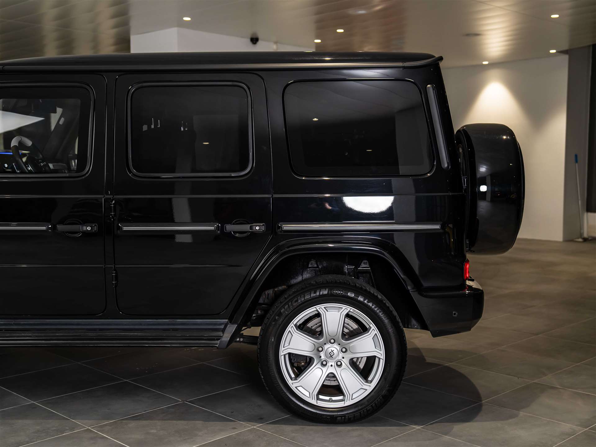 MERCEDES-BENZ G 500 9G-Tronic *Gepanzert*BRABUS INVICTO PURE VR6 PLUS ERV*-image-20