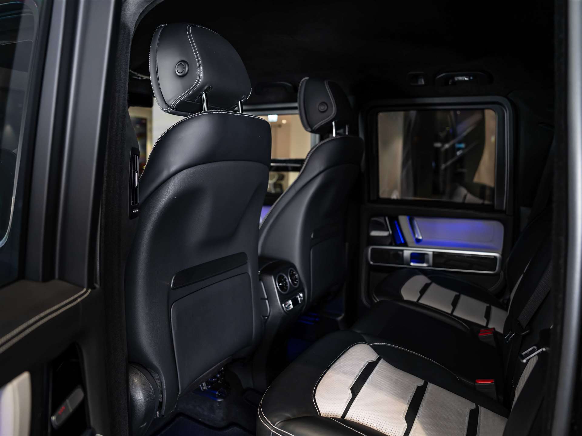 MERCEDES-BENZ G 500 9G-Tronic *Gepanzert*BRABUS INVICTO PURE VR6 PLUS ERV*-image-14