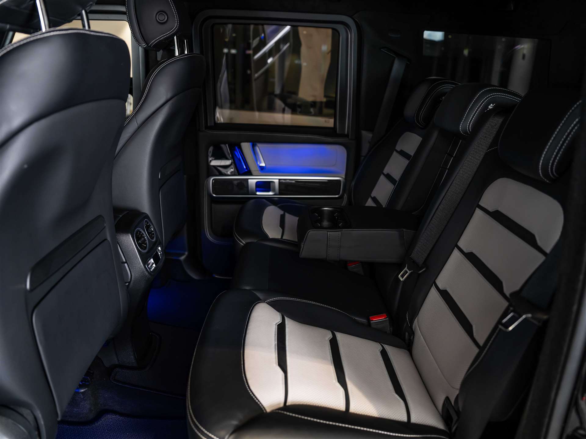 MERCEDES-BENZ G 500 9G-Tronic *Gepanzert*BRABUS INVICTO PURE VR6 PLUS ERV*-image-15