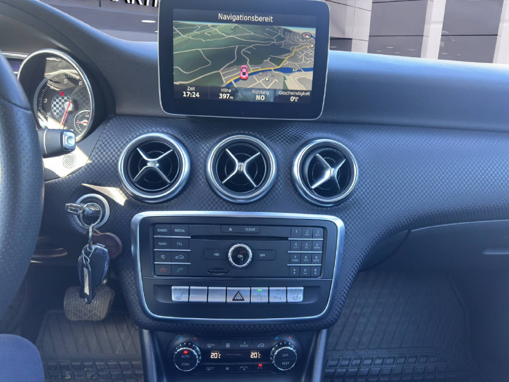 MERCEDES-BENZ A 200 Urban-image-14
