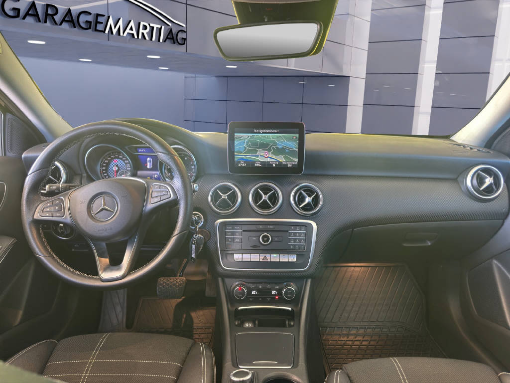 MERCEDES-BENZ A 200 Urban-image-11