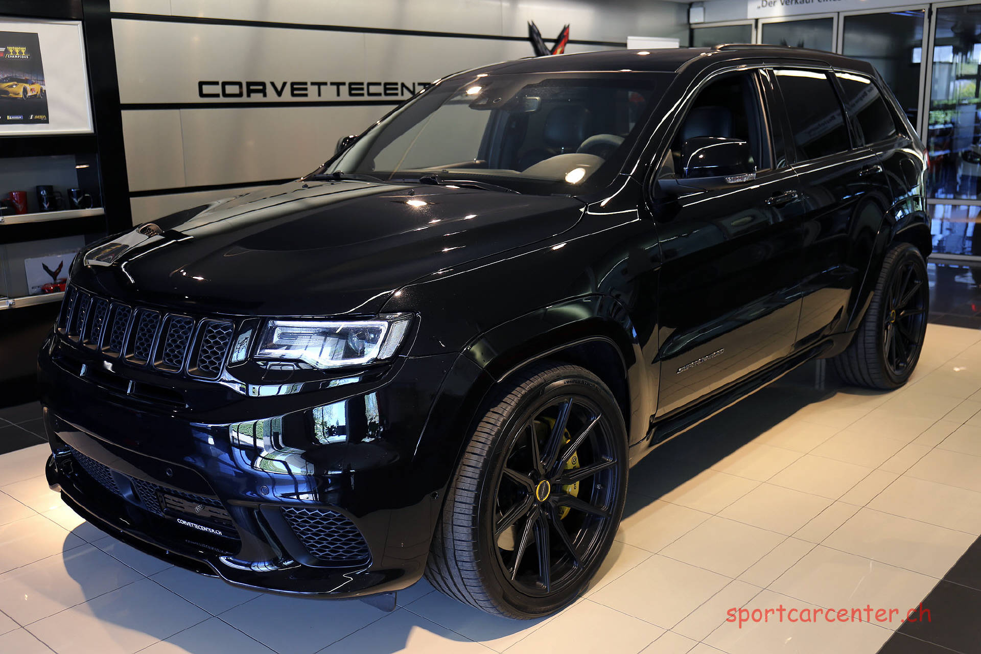 JEEP Grand Cherokee 6.2 V8 HEMI Trackhawk-showroom-element-1