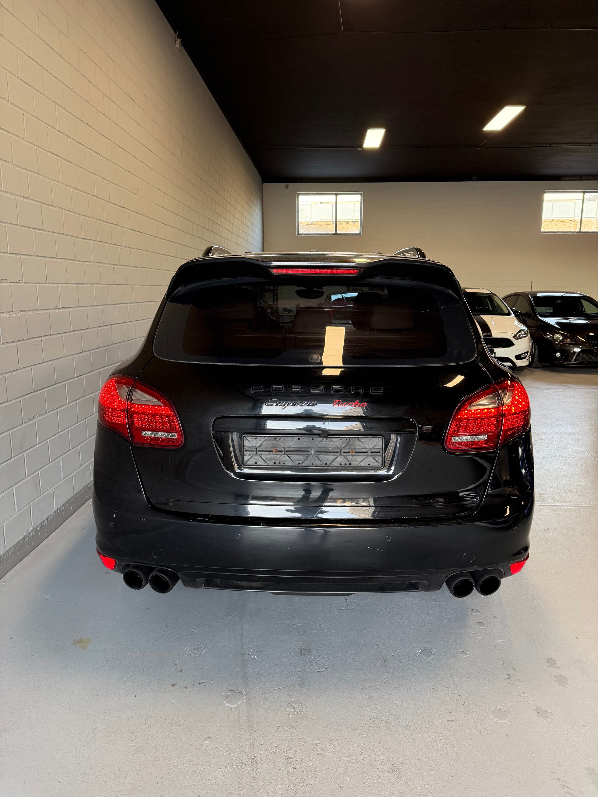 PORSCHE Cayenne Turbo-image-6