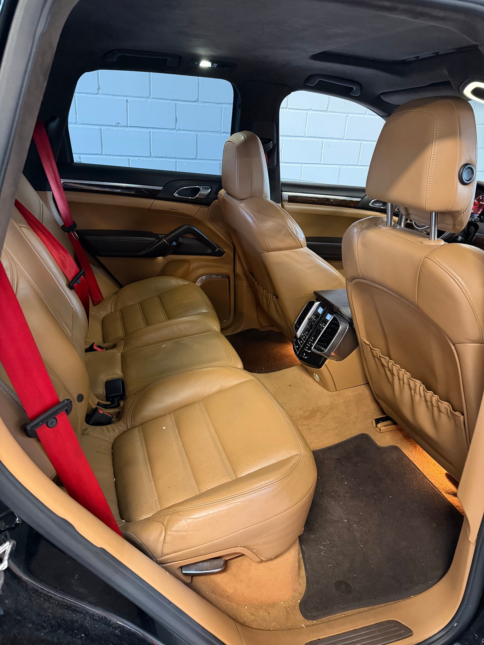 PORSCHE Cayenne Turbo-image-9