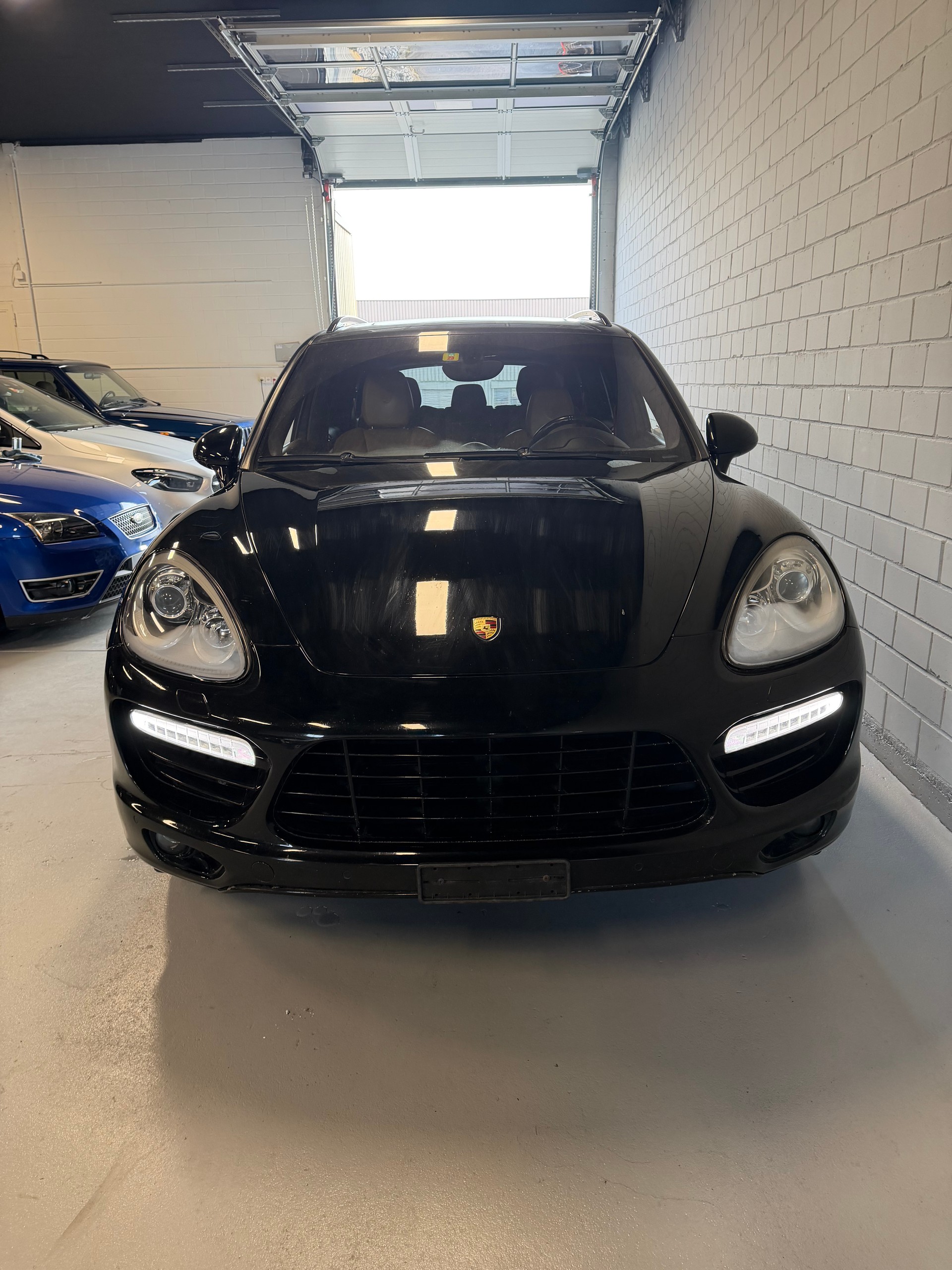 PORSCHE Cayenne Turbo-image-3