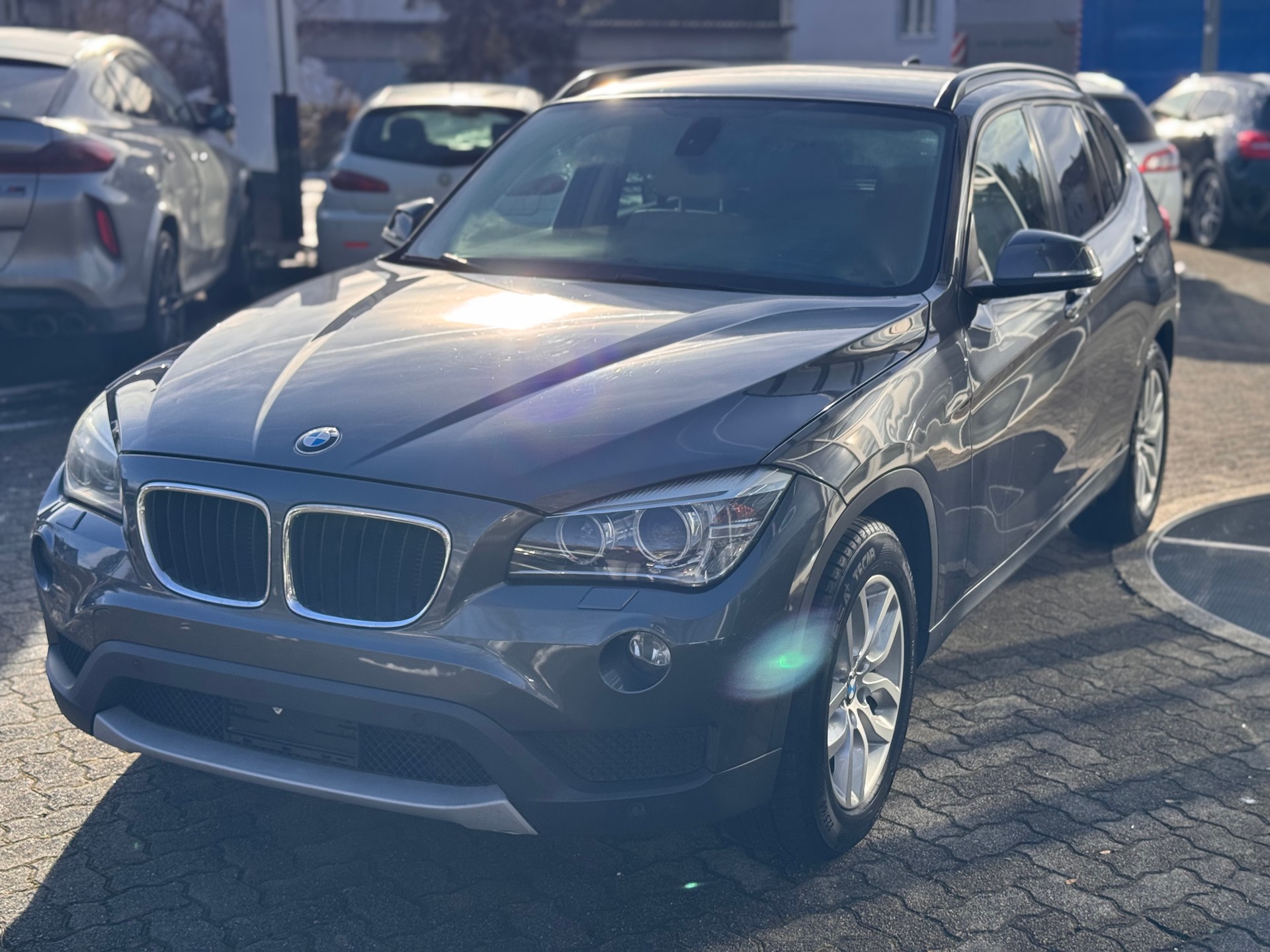 BMW X1 xDrive 20i-image-2