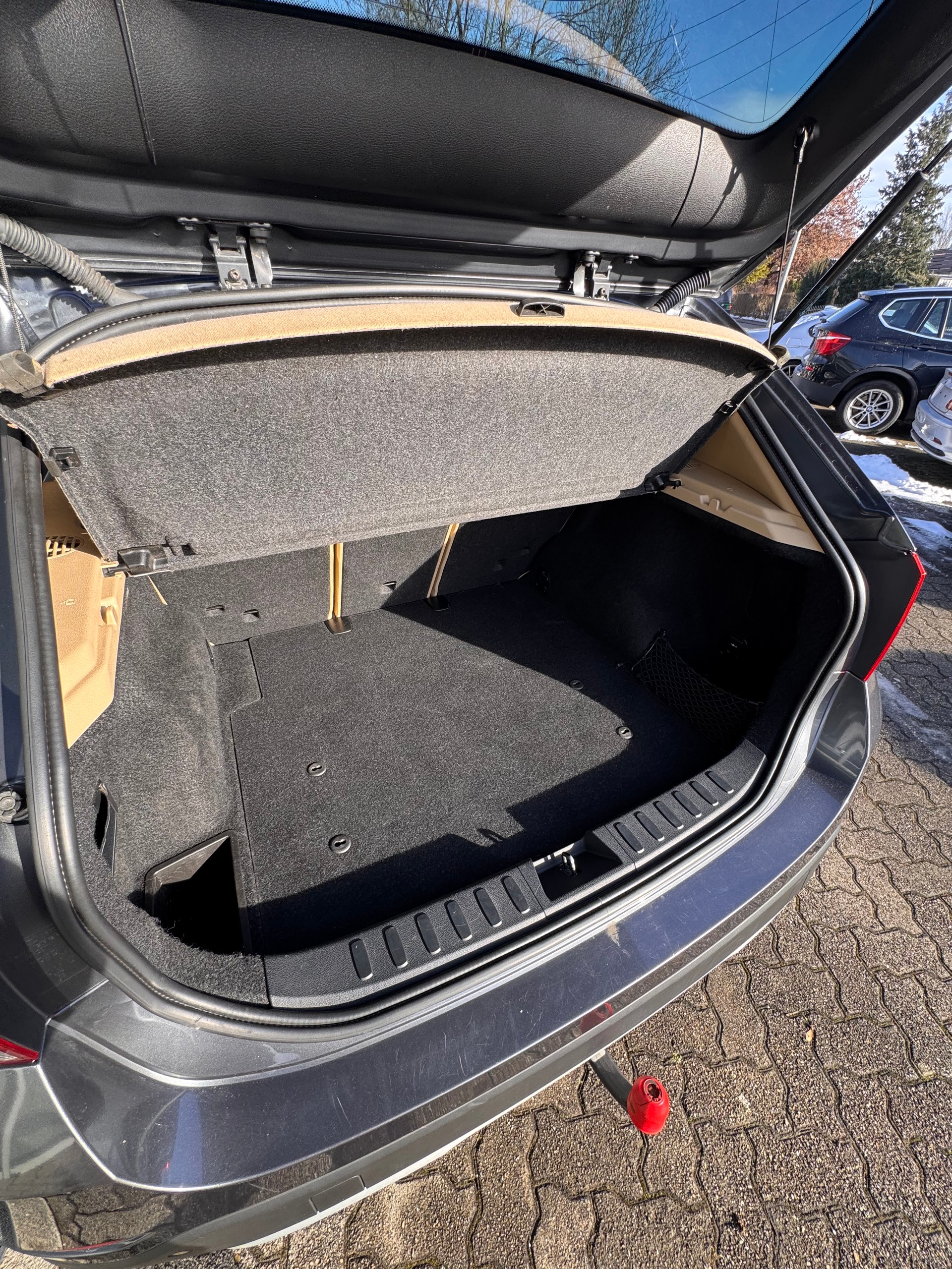 BMW X1 xDrive 20i-image-9
