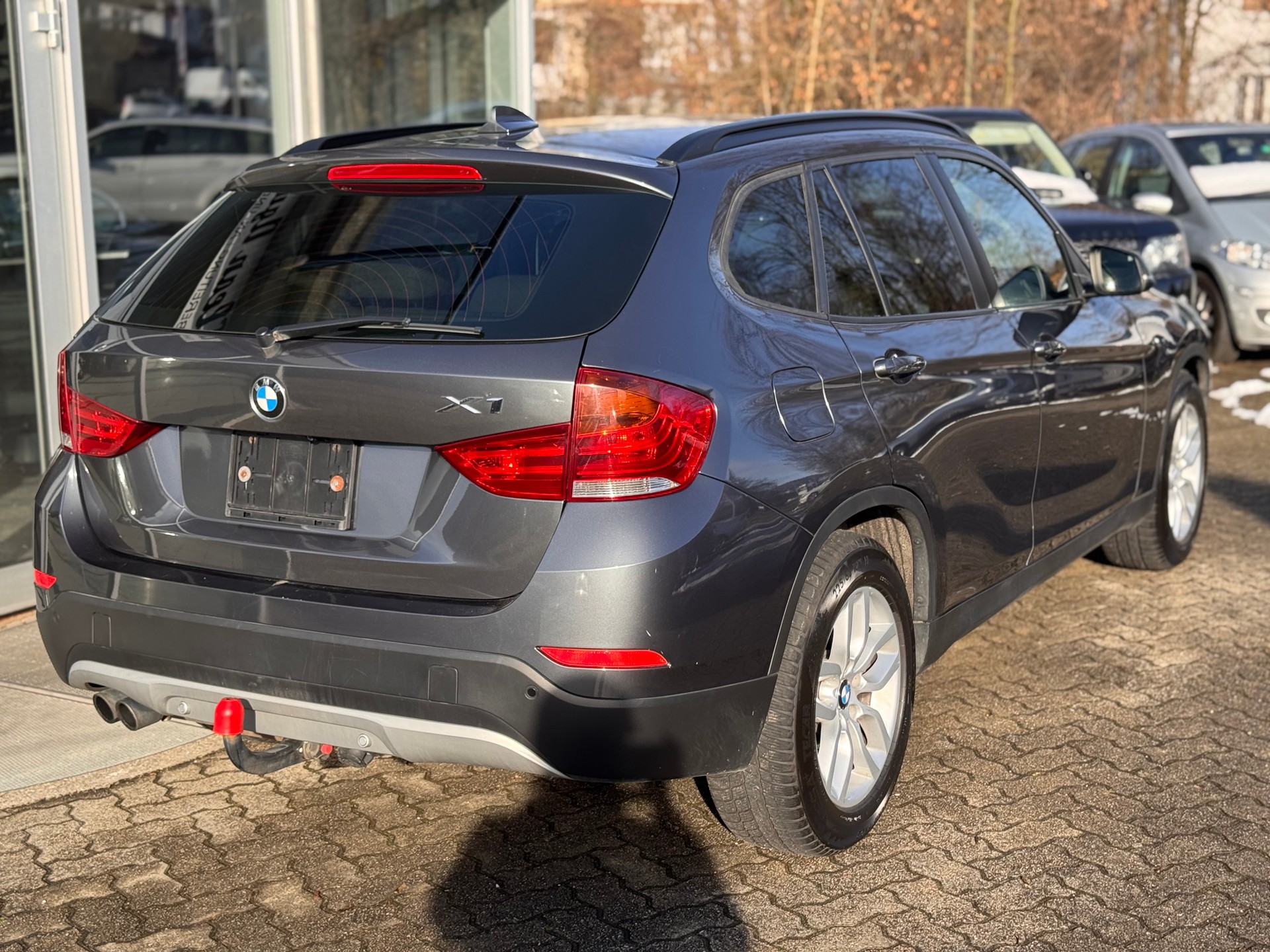 BMW X1 xDrive 20i-image-5