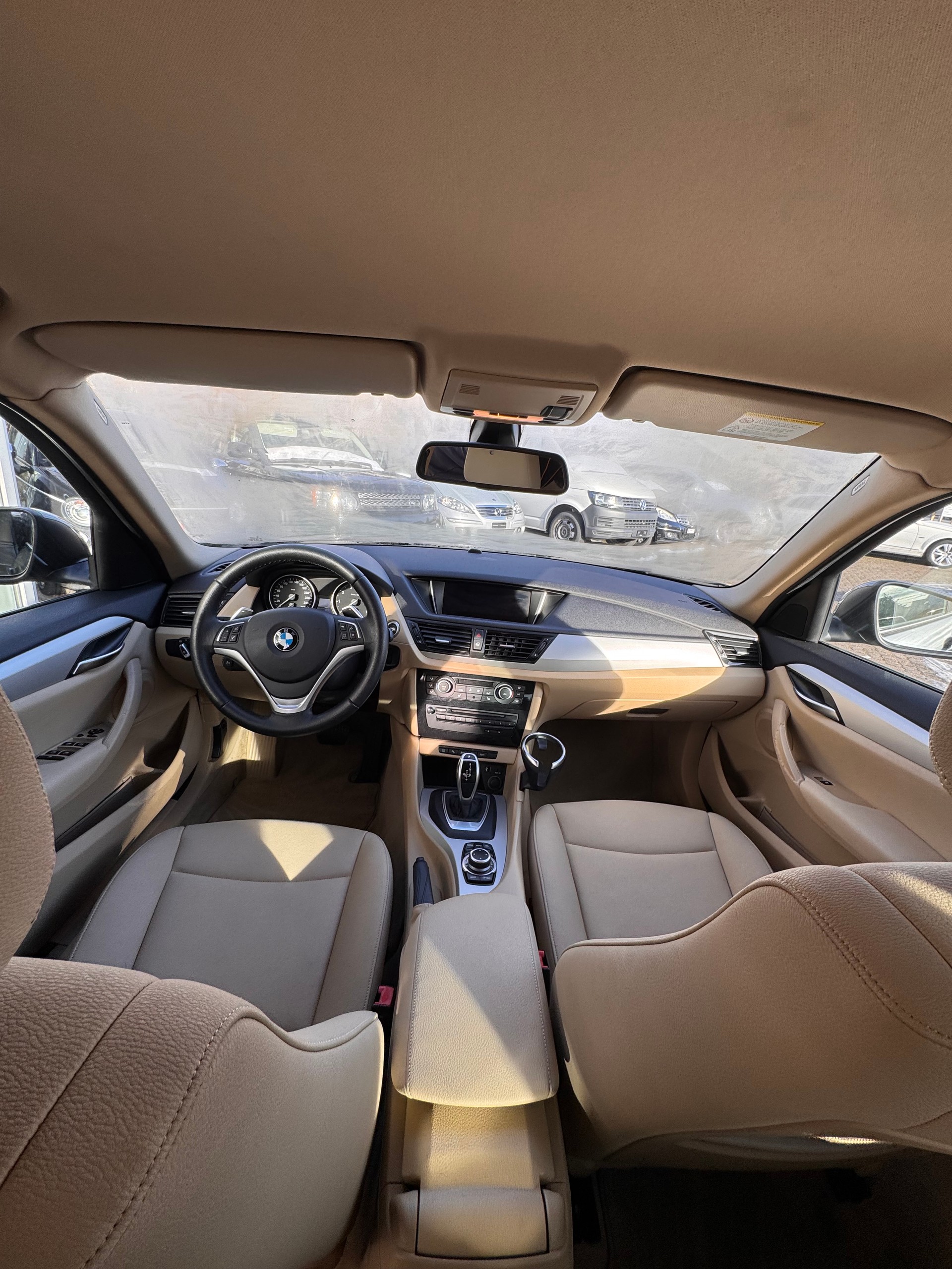 BMW X1 xDrive 20i-image-11