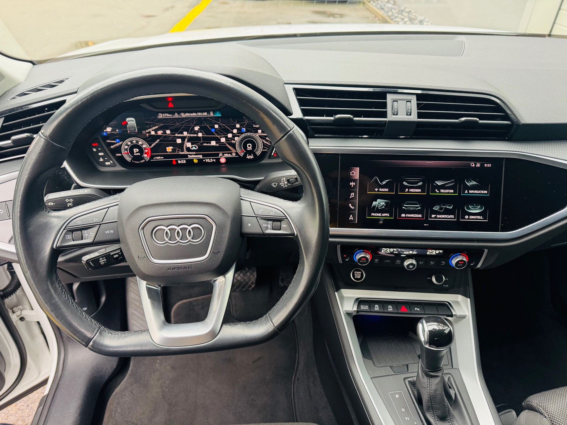 AUDI Q3 Sportback 35 TFSI Attraction S-tronic-image-11