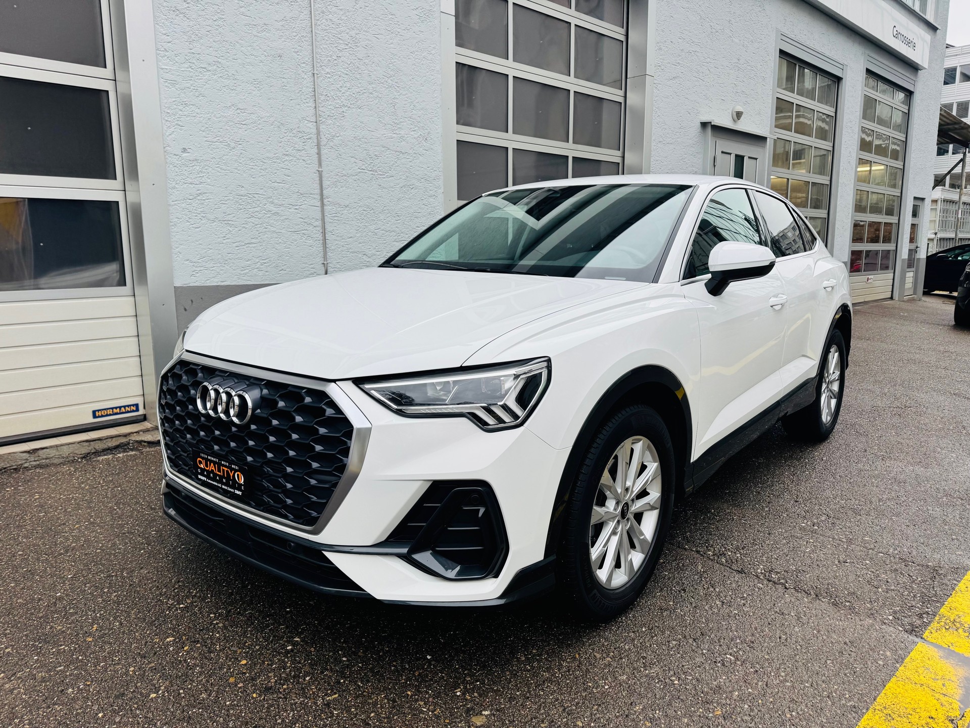 AUDI Q3 Sportback 35 TFSI Attraction S-tronic-image-2