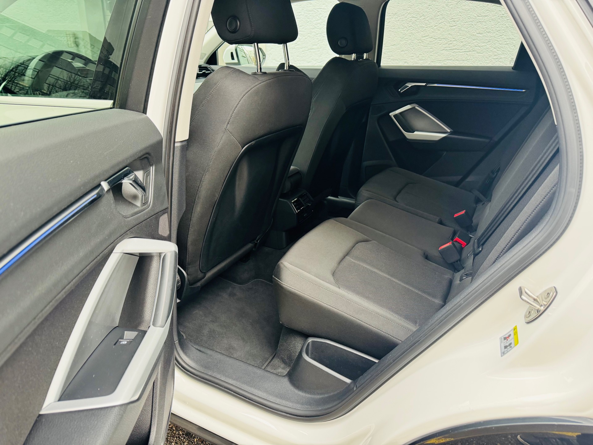 AUDI Q3 Sportback 35 TFSI Attraction S-tronic-image-8