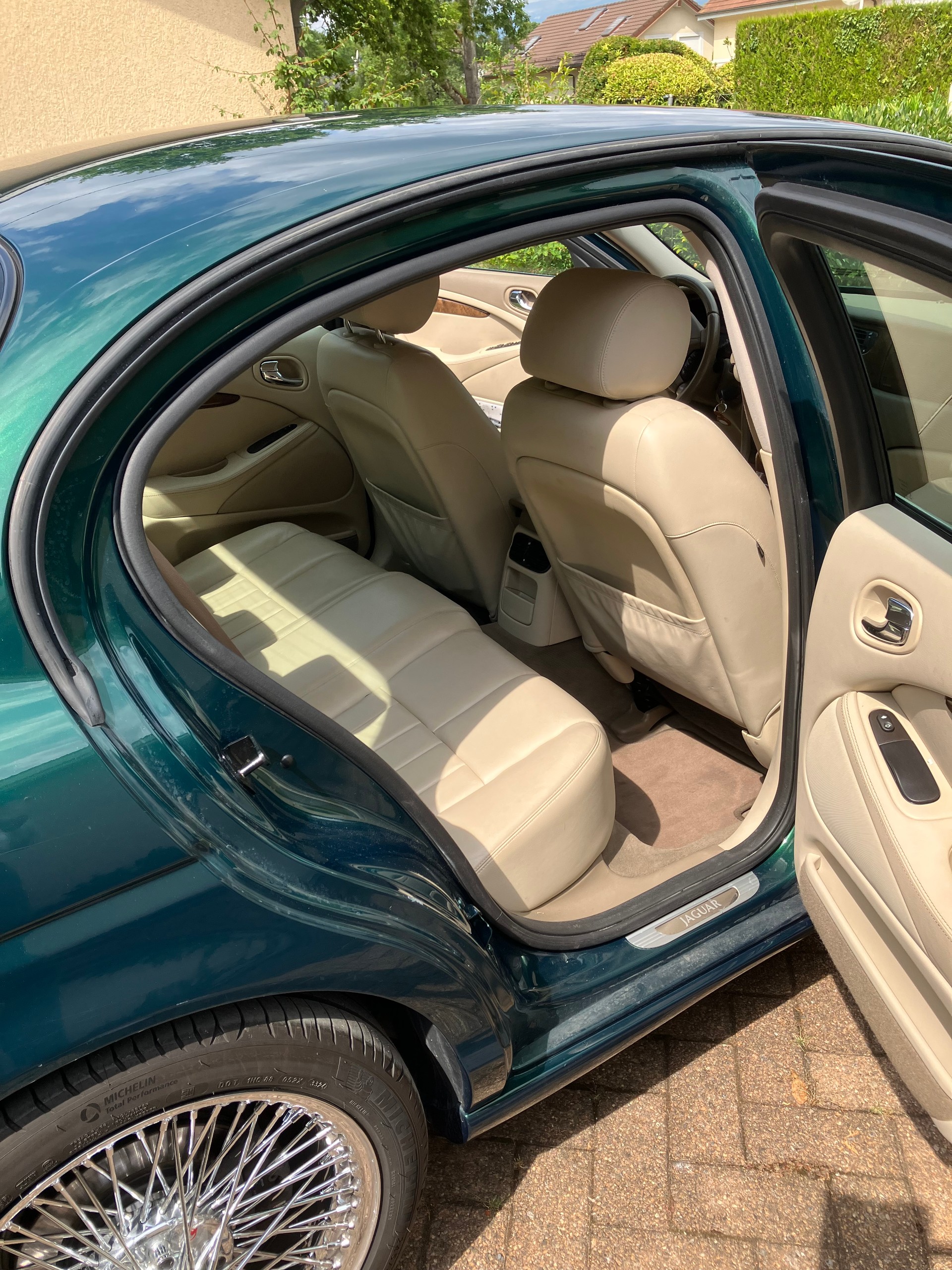 JAGUAR S-Type 4.2 V8 Executive-image-1
