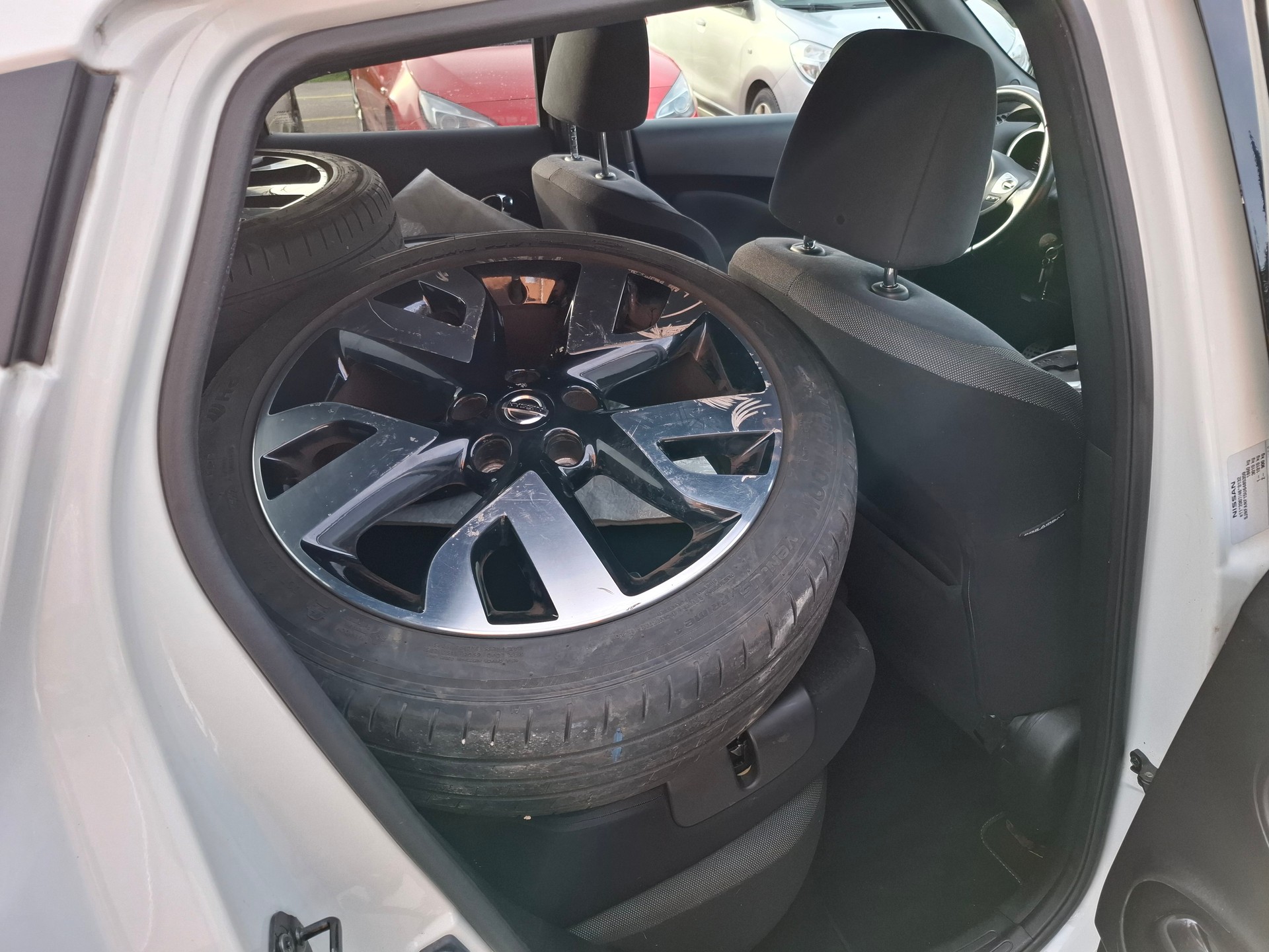 NISSAN Juke 1.6 DIG-T n-tec 4x4 Xtronic M-CVT-image-8