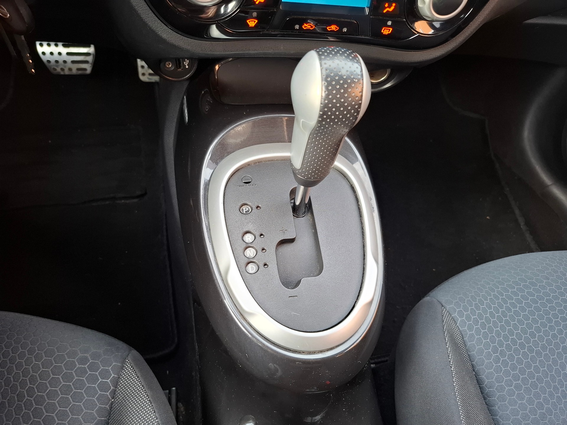 NISSAN Juke 1.6 DIG-T n-tec 4x4 Xtronic M-CVT-image-10