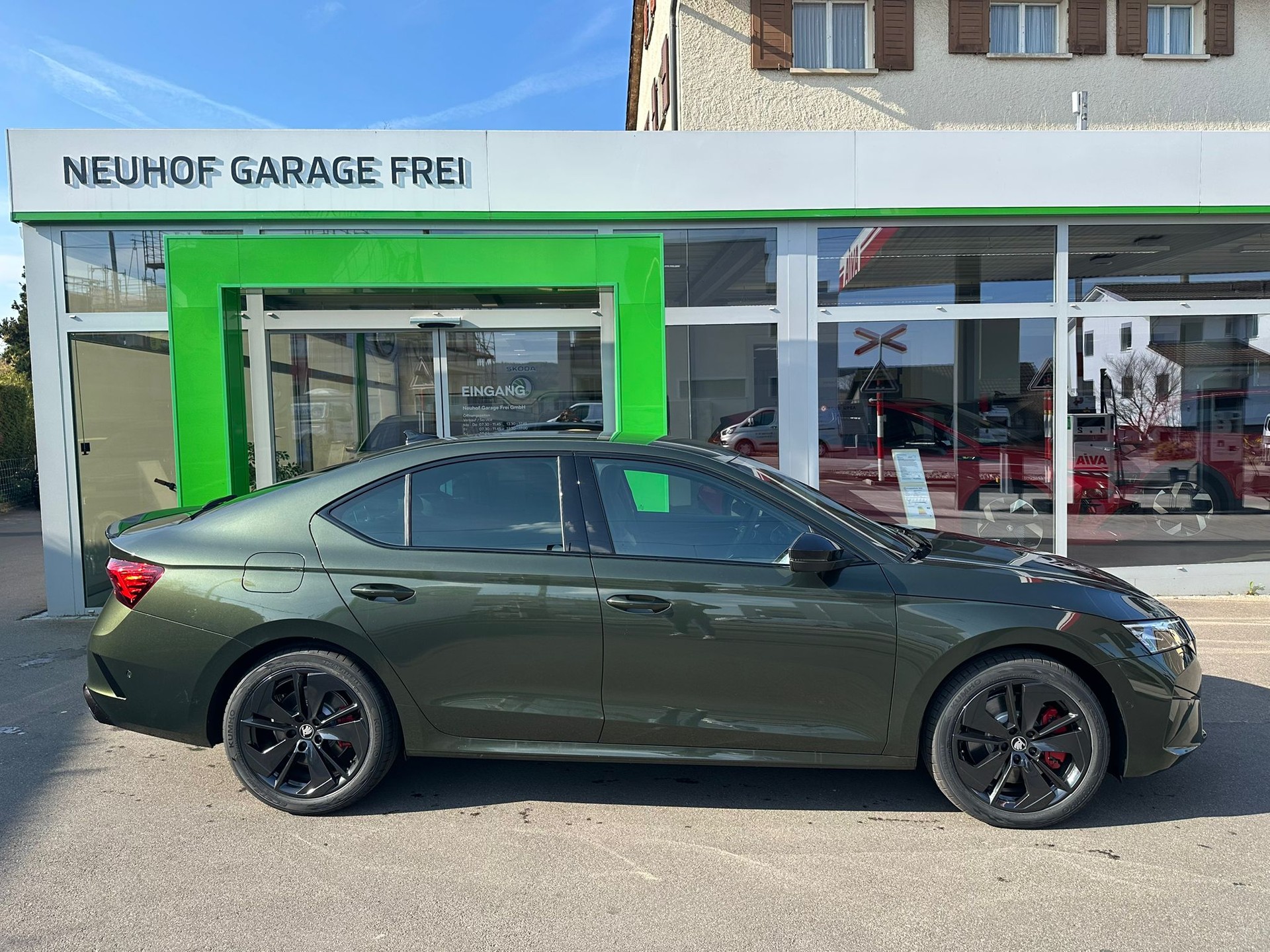 SKODA Octavia 2.0TSI RS Limousine-image-4