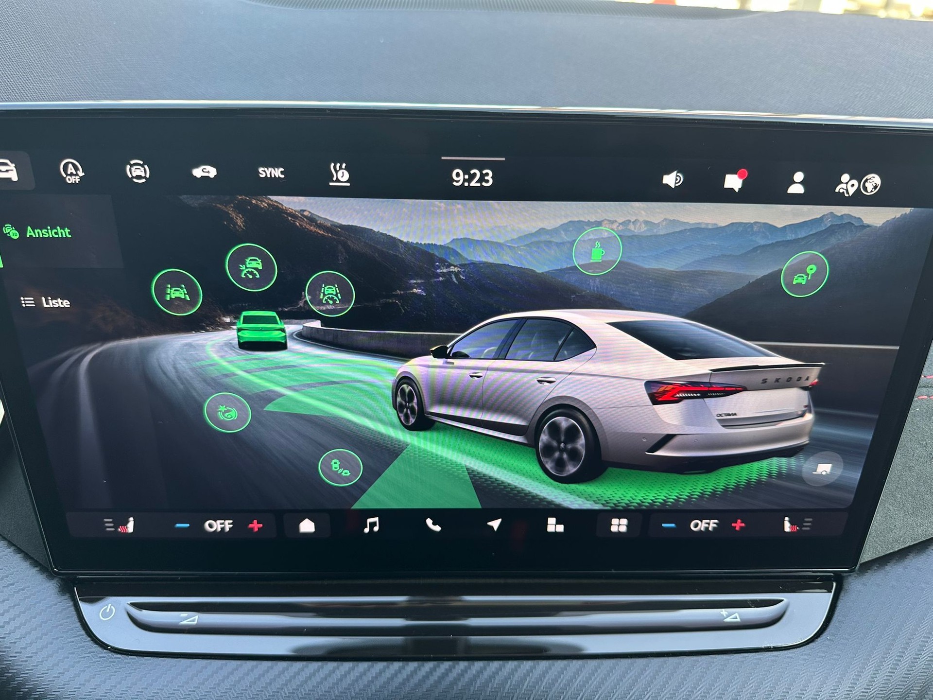 SKODA Octavia 2.0TSI RS Limousine-image-17