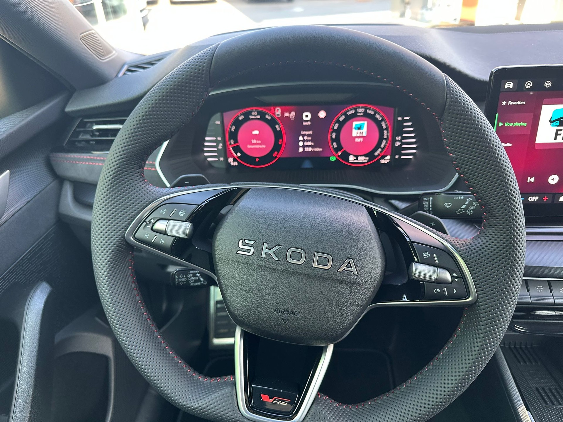 SKODA Octavia 2.0TSI RS Limousine-image-15